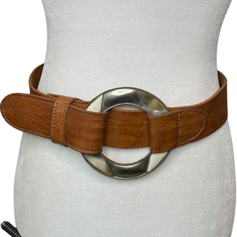 CHICOS WIDE BROWN LEATHER BELT WITH LARGE ROUND METAL BUCKLE SZ S